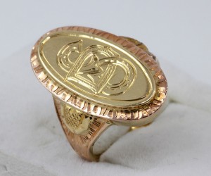 dámský prsten s monogramem