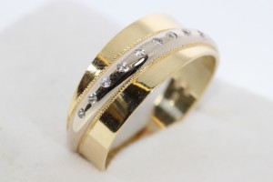 Dámský prsten v kombinaci zlata