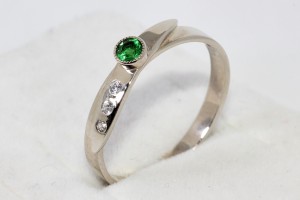 Prsten v bílém zlatě