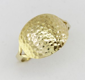 Zlatý prsten důlkovaný