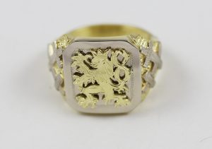 Pánský pečetní prsten se lvem a meči