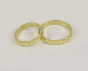 Snubní prsteny tepané